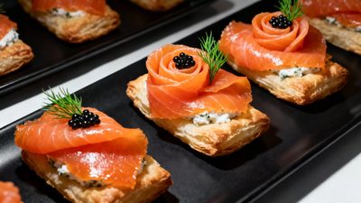 Blätterteig Häppchen mit Lachsfüllung